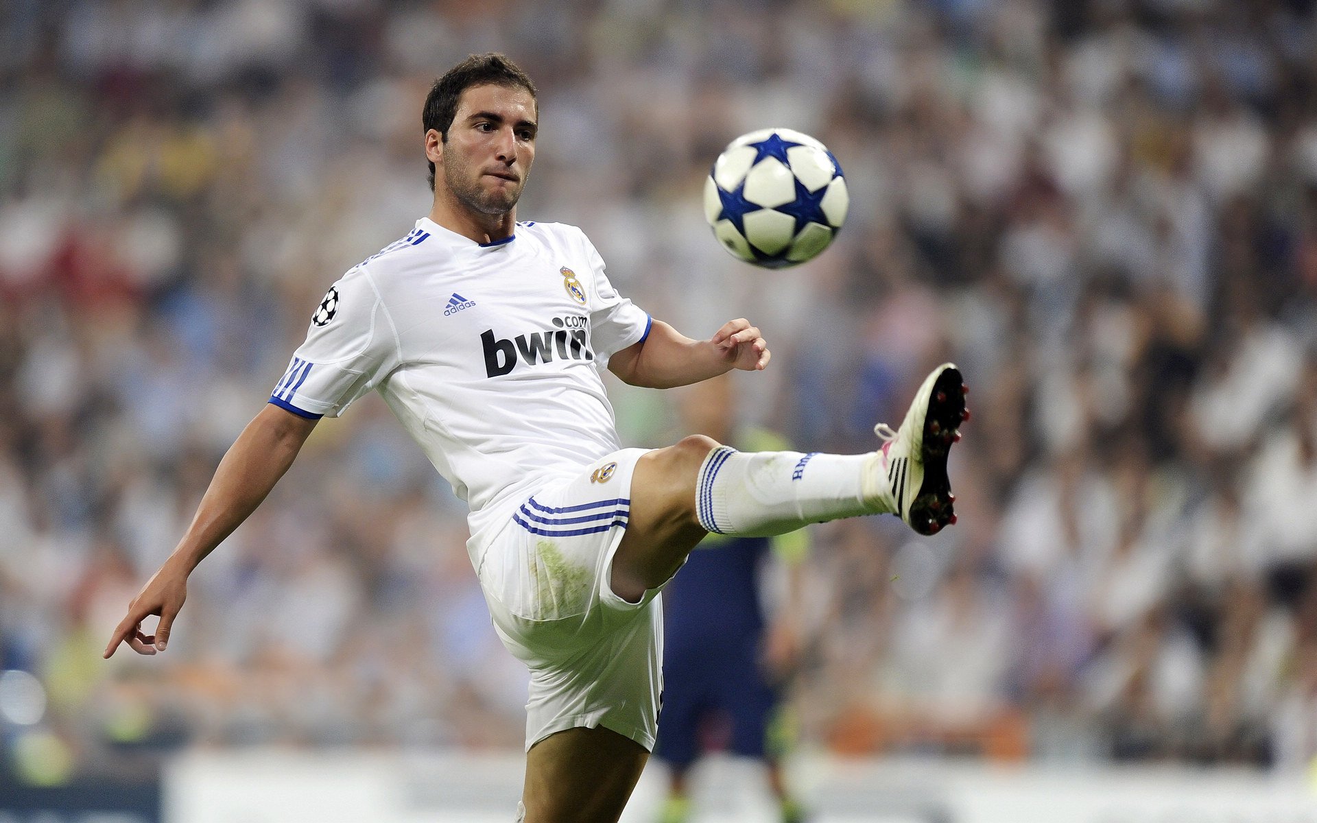 开云体育在线-伊萨克，从童话王国走出的弑神者