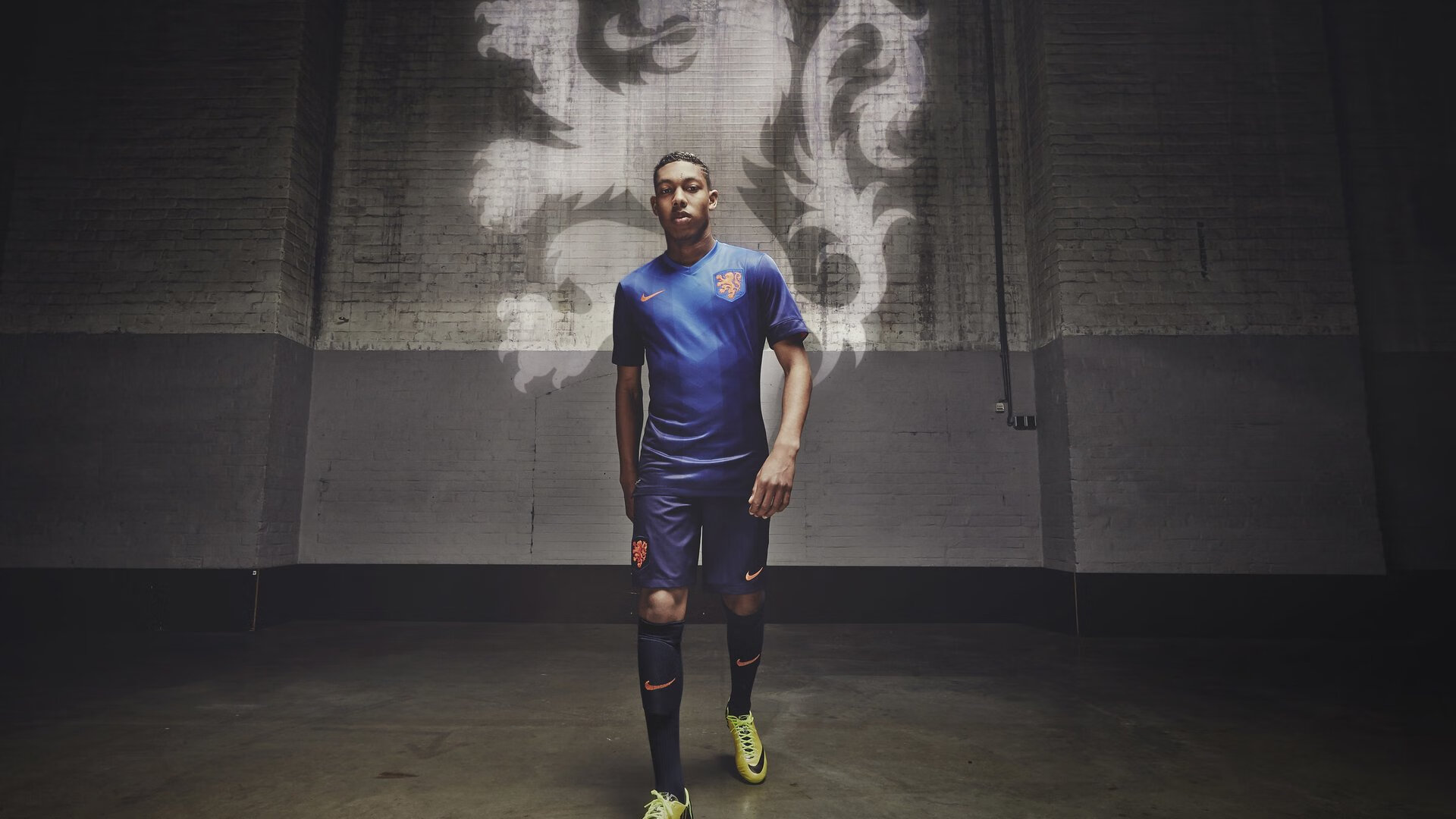 开云体育平台APP-秘鲁粉碎AC米兰，当穆勒的个人能力撕碎战术图纸  第2张